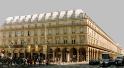 Galerie Broomhead Junker au Louvre des Antiquaires à Paris